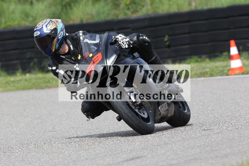 Archiv-2025/10 23.04.2025 Cornu Master School ADR/rot-rouge/63